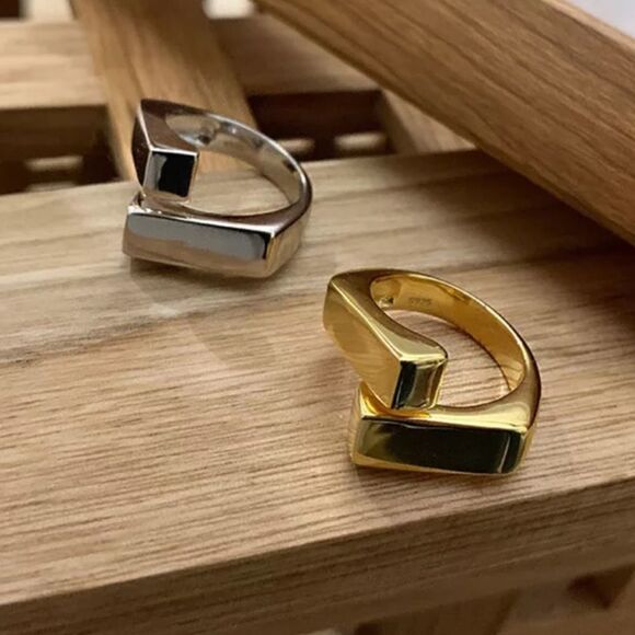 The Guggenheim Ring in 14k plating over 925 - Picture 5 of 8